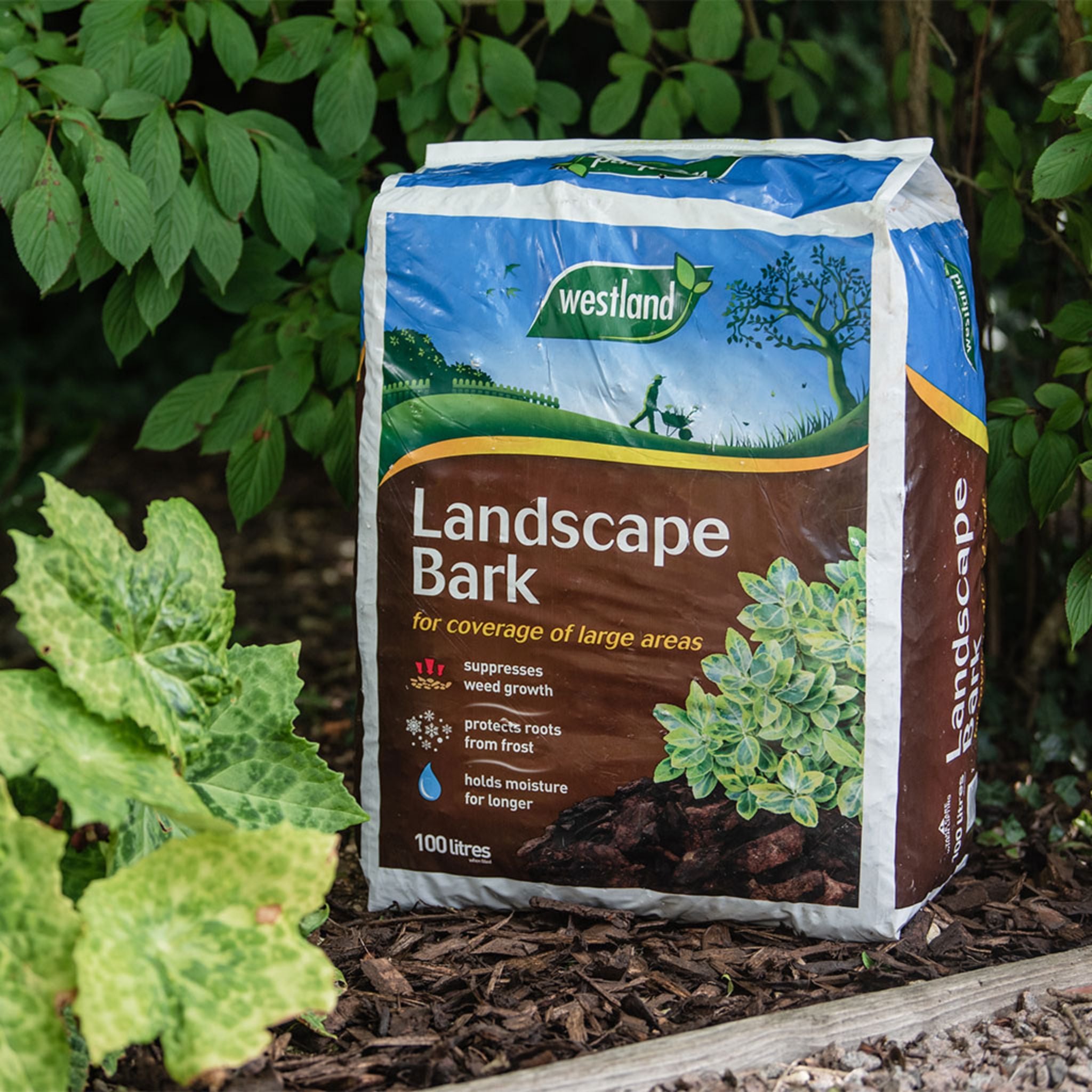 Landscape bark 90L mulch for weed suppression, root protection and moisture retention.