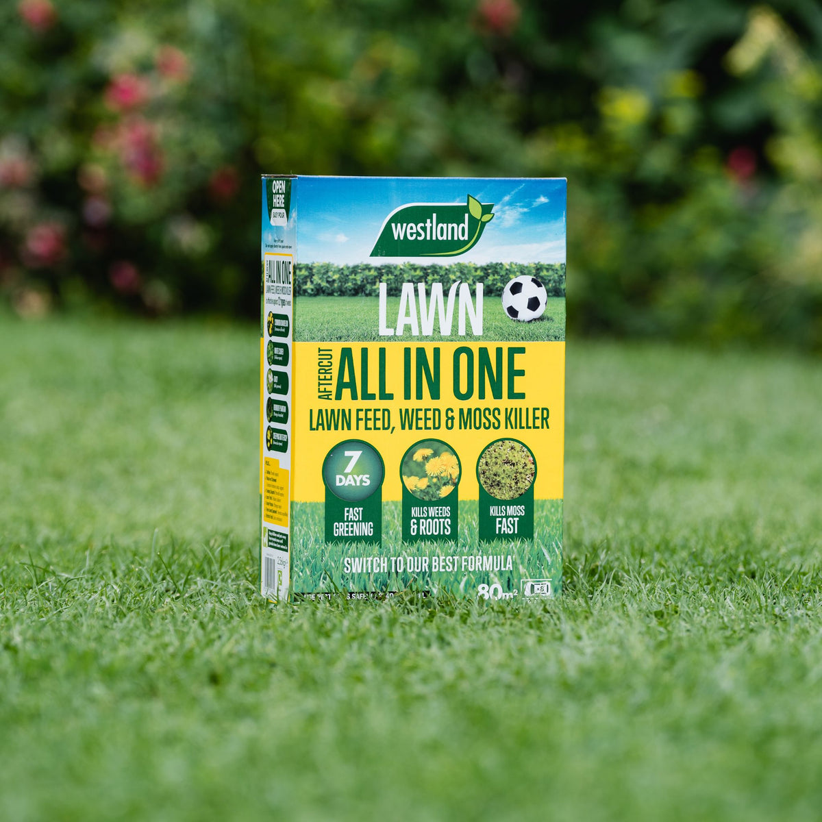 Lawn feed, weed and moss killer 80sqm for grass care and treatment.